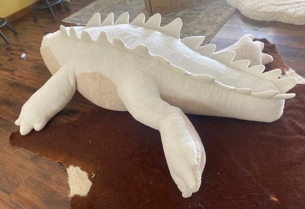 GIANT Alligator