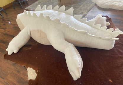 GIANT Alligator